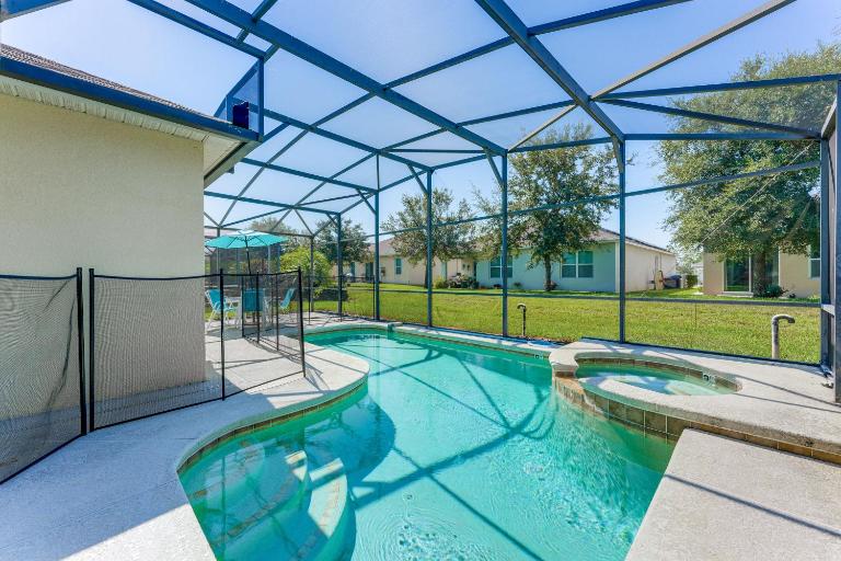 Walk to Tower Lake: Family Home in Gated Community - Chambres d'hôtes Haines City