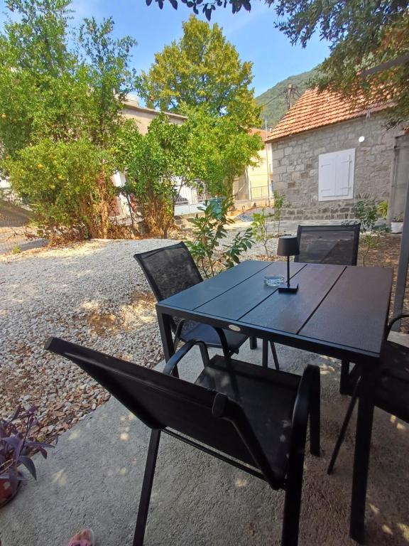 Holiday Home Nino - Bed and Breakfast Tivat