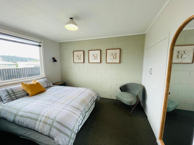 Beach Apartments at Flaxmill Bay Motel - Bed and Breakfast Cooks Beach
