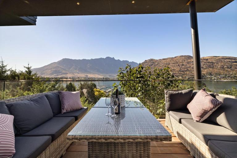 Frankton Retreat Modern 3BR with Lake Views - Ferienwohnung Queenstown