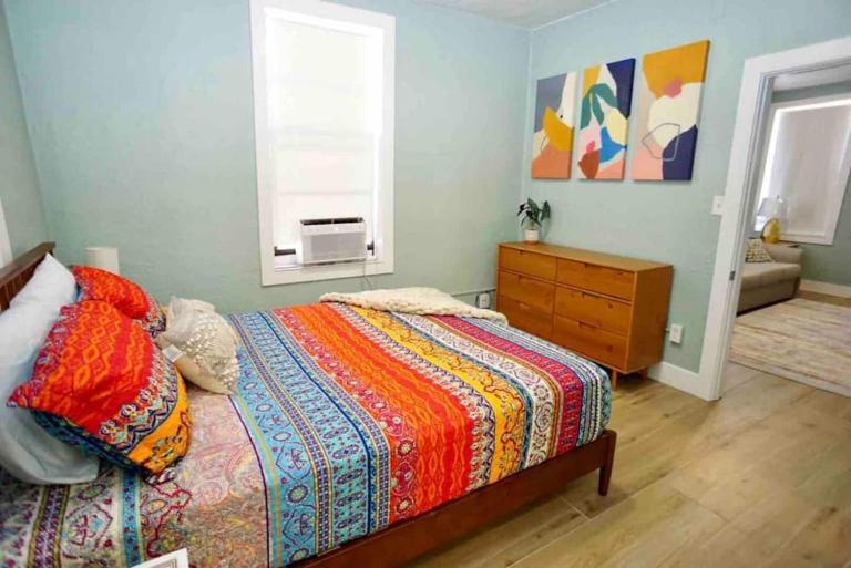 BOHO Vibes! Walk 2 Beach & Ocean Center! - Ferienwohnung Daytona Beach
