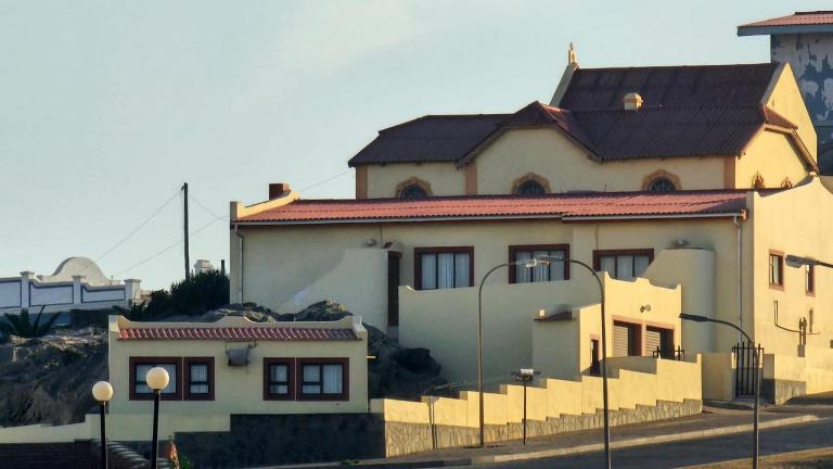 La Roca Self Catering & Accommodation - B&B Lüderitz