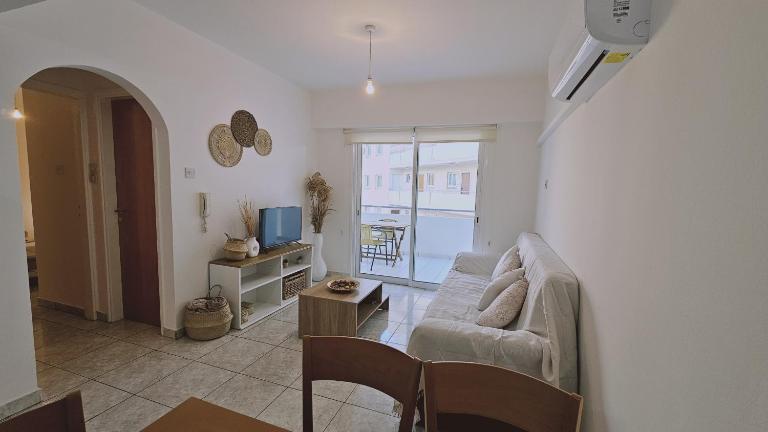 STAY Miracle Apartment - B&B Larnaka