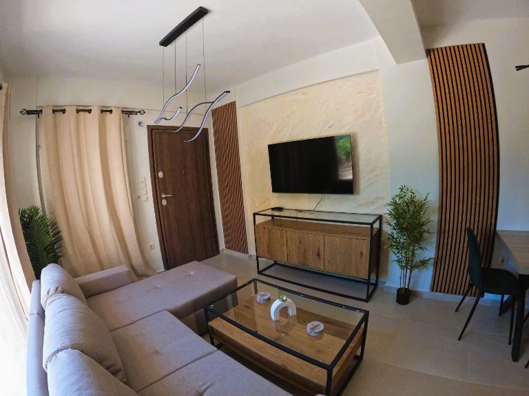 Elegant 4BR Maisonette For Families and Groups - B&B Loutráki