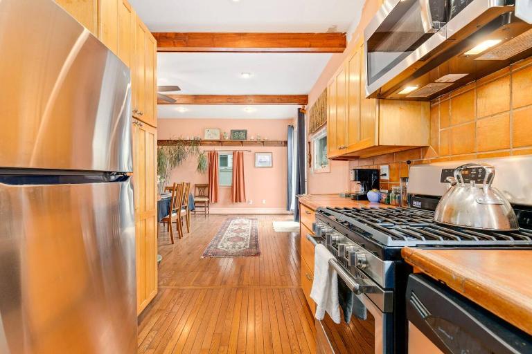 Unique Eastport Bungalow w Yard - B&B Annapolis