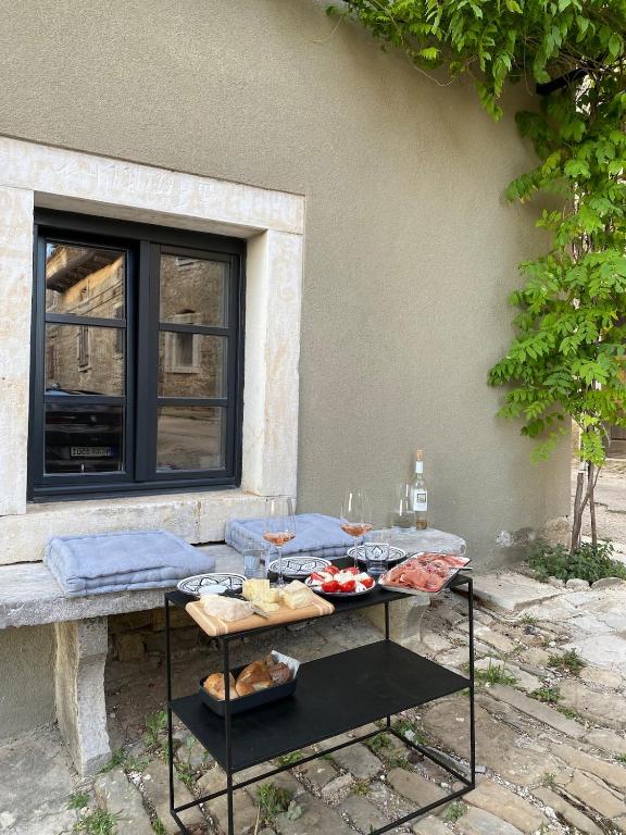 Casa Castagna - Trüffel, Wein und Wanderfreude - Bed and Breakfast Kostanjica