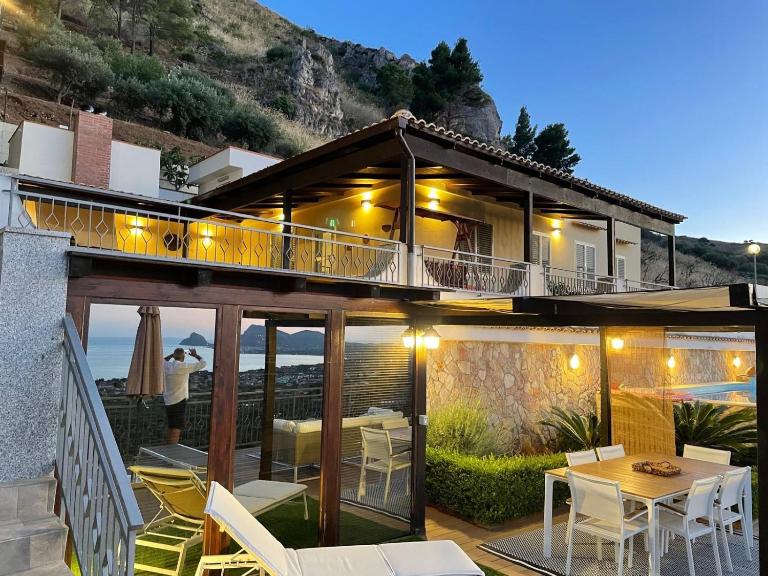 Villa Ibiscus - B&B Mandra Capreria