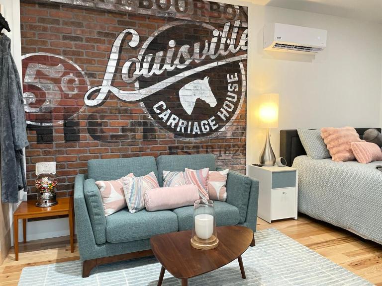New Custom & Creative Space - Walk to Top Shops - Ferienwohnung Louisville