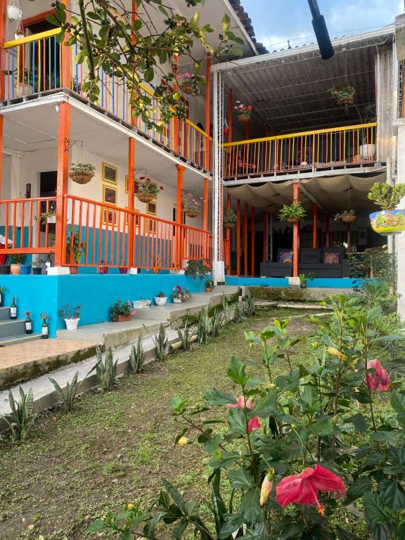 Hostal Arraigo - A 1 calle del Parque Principal - B&B Santa Rosa de Cabal