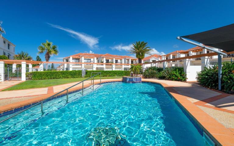 Breakers Waves - Unit 3 Block 2 - B&B Yamba