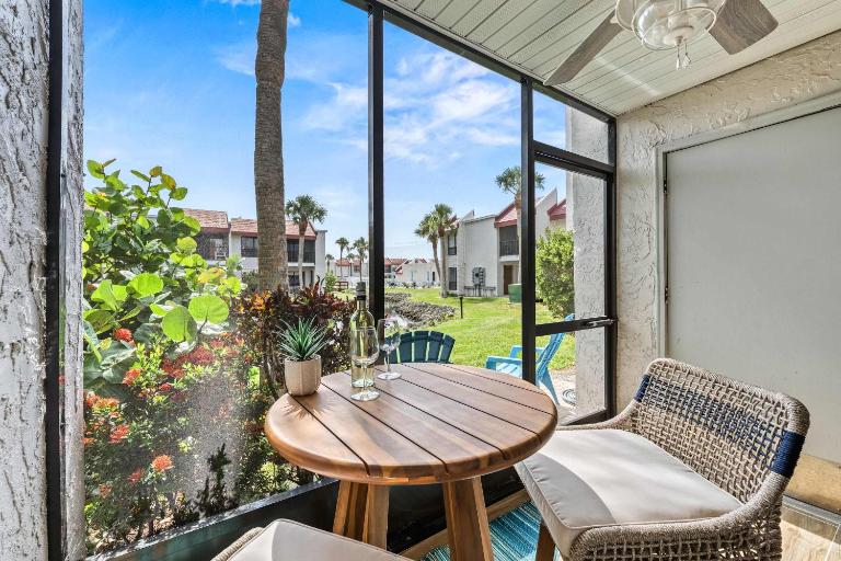 Dans Florida Condos Blue Fin at Runaway Bay - B&B Bradenton Beach