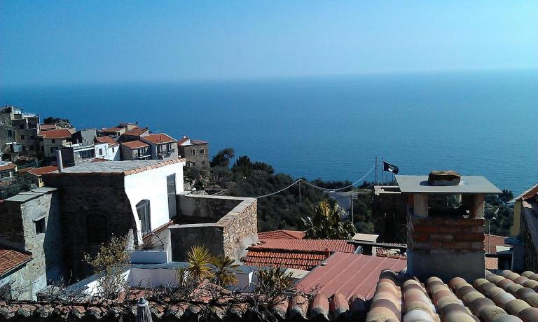 Large house with panoramic sea view - B&B Cipressa