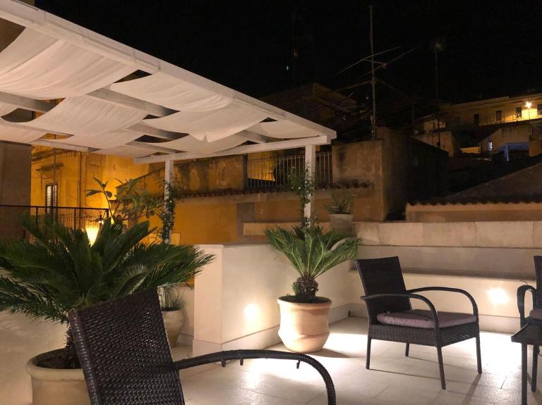 Charming 2-Bedroom House - Rooftop terrace in Heart of Noto, Sicily - B&B Noto
