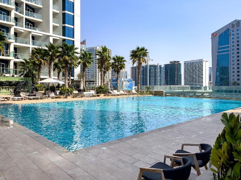 Studio Apartments with City View at DAMAC Maison Prive - Bed and Breakfast Dubai