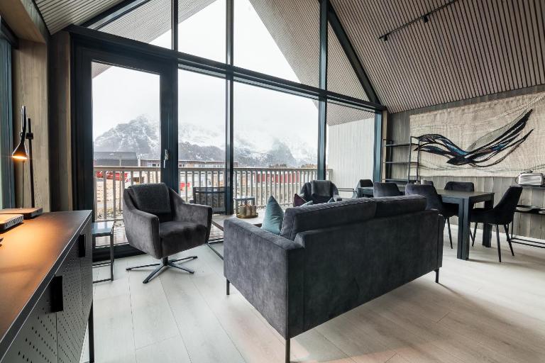 Attraktiv leilighet på kaikanten i Henningsvær - Bed and Breakfast Henningsvær