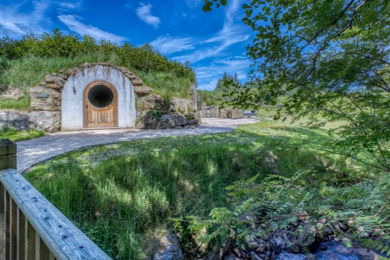 The Warren - Hobbit House and Hot Tub at Loch Tay - Bed and Breakfast Lawers