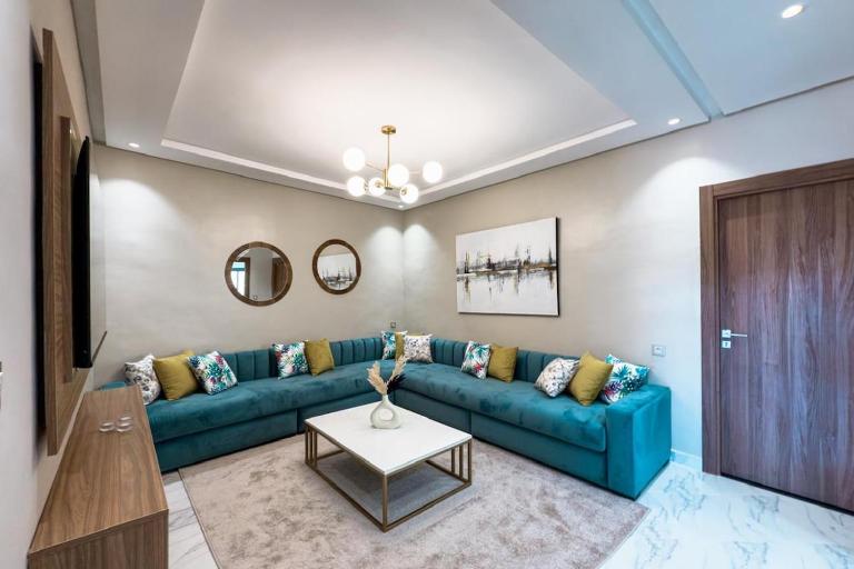 Cozy City-View Apartment in Vibrant Downtown - B&B Al Hoceima