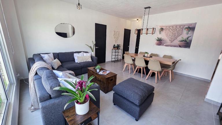 New Casa Flores in Polígono Sur with pool - Chambres d'hôtes Cancún