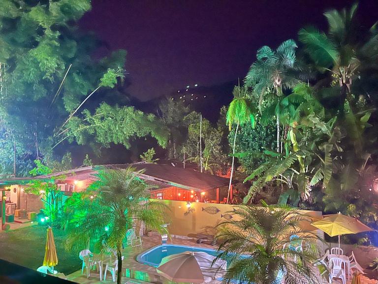 Flat 400m da Praia com Piscina Wifi proximo a cachoeirras - Ferienwohnung São Sebastião