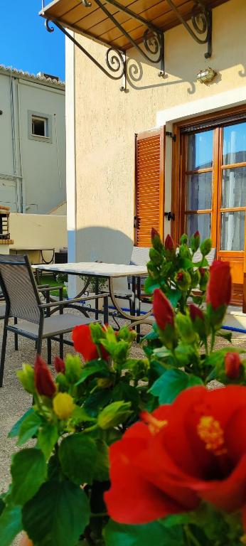 GDE SPETSES 3bdr HOUSE - Chambres d'hôtes Spétses