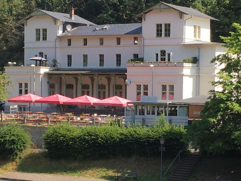 Fluss&Gleis Ferienwohnung im historischen Bahnhofsgebäude in Balduinstein an der Lahn - B&B Balduinstein