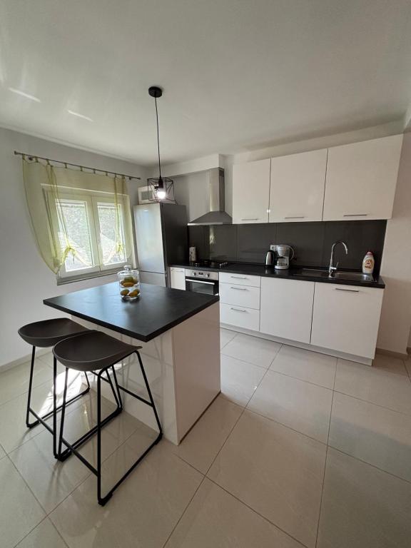NEW Apartment Ema II - Chambres d'hôtes Vrh
