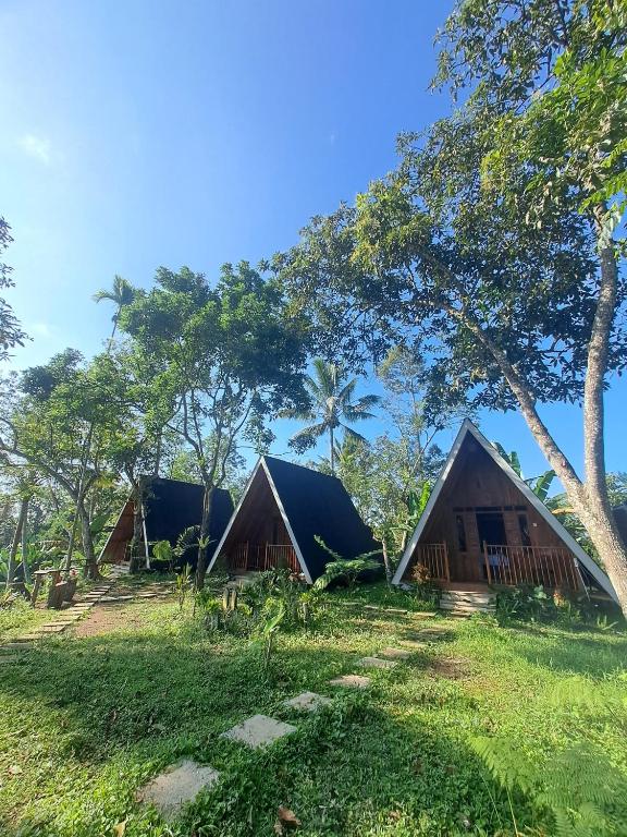 Forest Side Bungalow - Bed and Breakfast Tetebatu