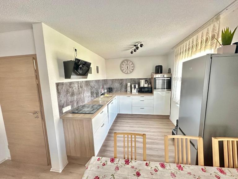 FERIENHAUS AyNa, direkt an der Schweizer Grenze - B&B Bad Säckingen