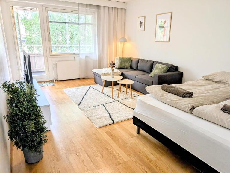 Nice and cozy city apartment, free parking - Ferienwohnung Kemi