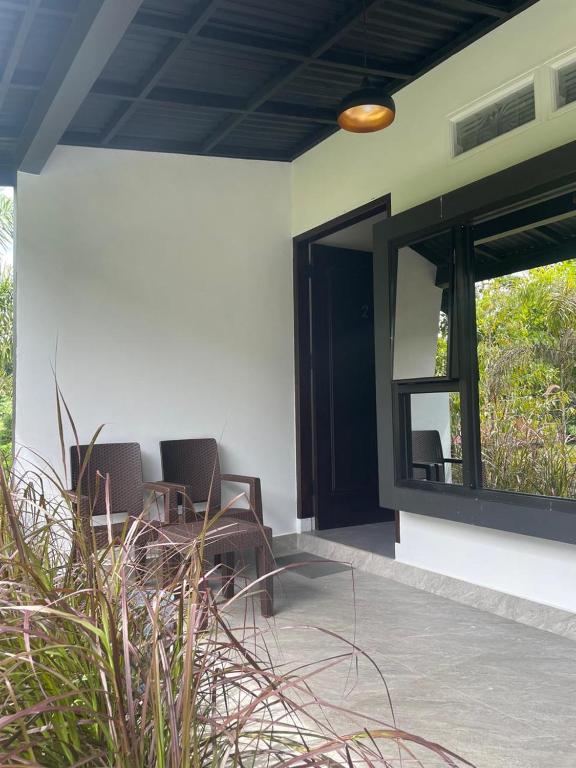 The Siburians Garden - B&B Woloan Tiga