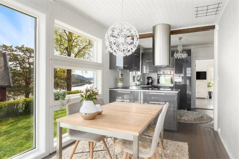 Charming Seaside Home with Fjord Views - B&B Asker