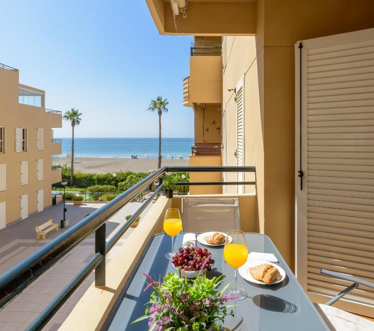 WintowinRentals VistaMar Benajarafe Beach and Pool - B&B Benajarafe