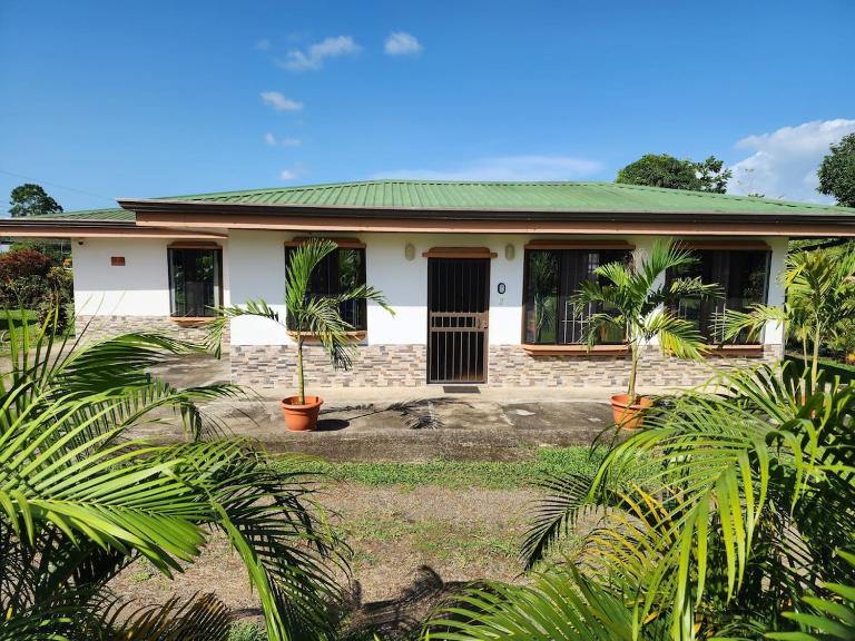 La Fortuna, Fluca House 2 - Bed and Breakfast La Fortuna