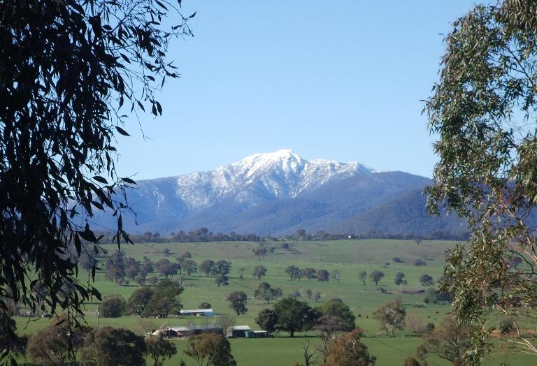 Off Mountain Accommodation - B&B Merrijig