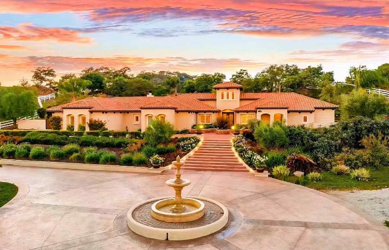Luxury Estate Tucked Away in the Exclusive Area of Tenaja - Bed and Breakfast Murrieta