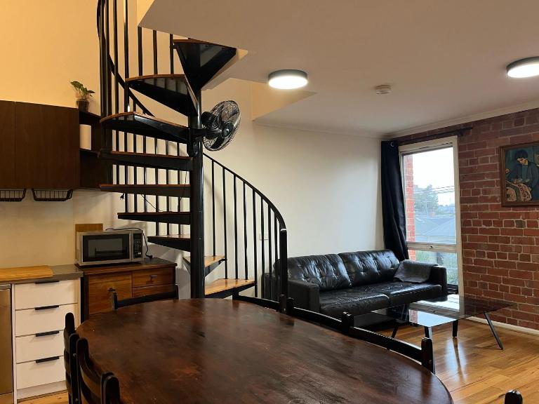 Brickworks Heritage Loft - B&B Melbourne