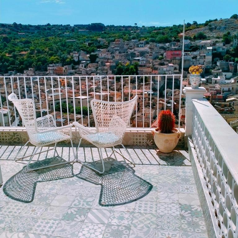 Terrazza con vista 'casa Ziicedda' - B&B Modica
