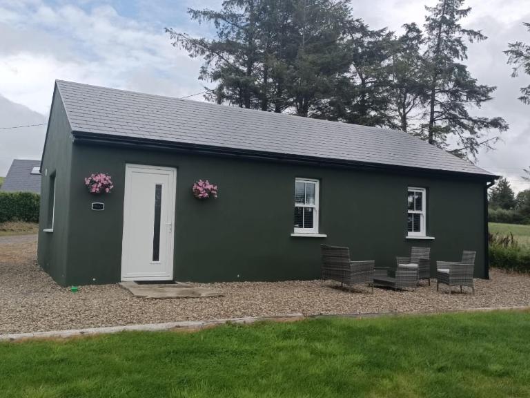 Tadgh's Cottage - Ferienwohnung Ennis