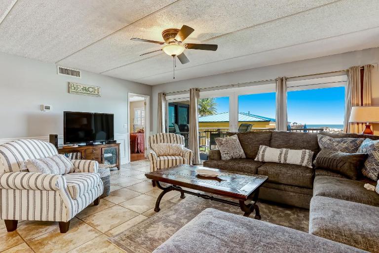 Steps to Oceanside Condo - B&B Amelia Island