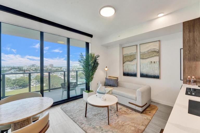 Stylish Miami Condo with Beach Access at 72 Park - Ferienwohnung Miami Beach