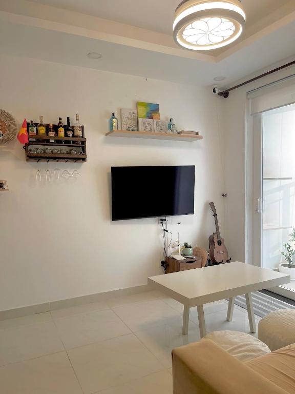 Căn hộ 1PN 1WC sofa phòng khách, ban công rộng, netflix - B&B Ho Chi Minh City