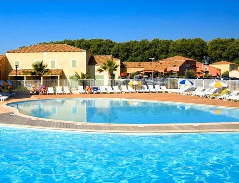 Appart 4 pers Piscines - Bed and Breakfast Béziers