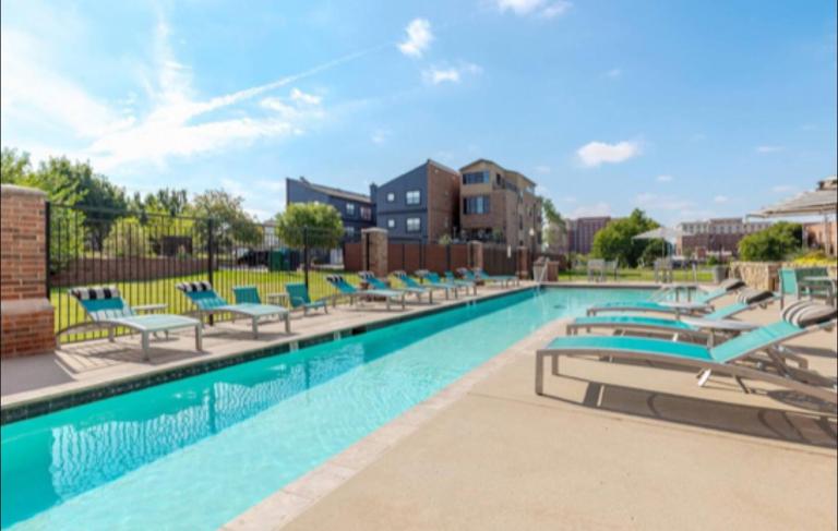 Modern Apt in Bricktown Downtown - B&B Oklahoma City