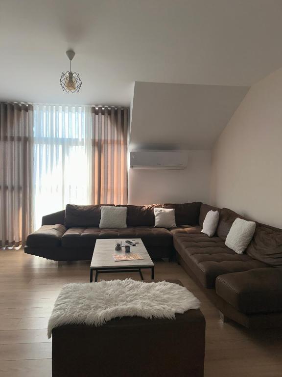 Mera Home 2 - Ferienwohnung Tirana