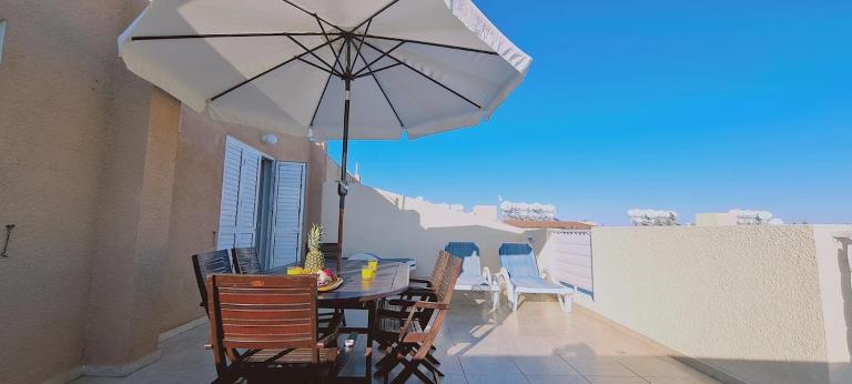 STAY Sunshine Apartment - Bed and Breakfast Protaras