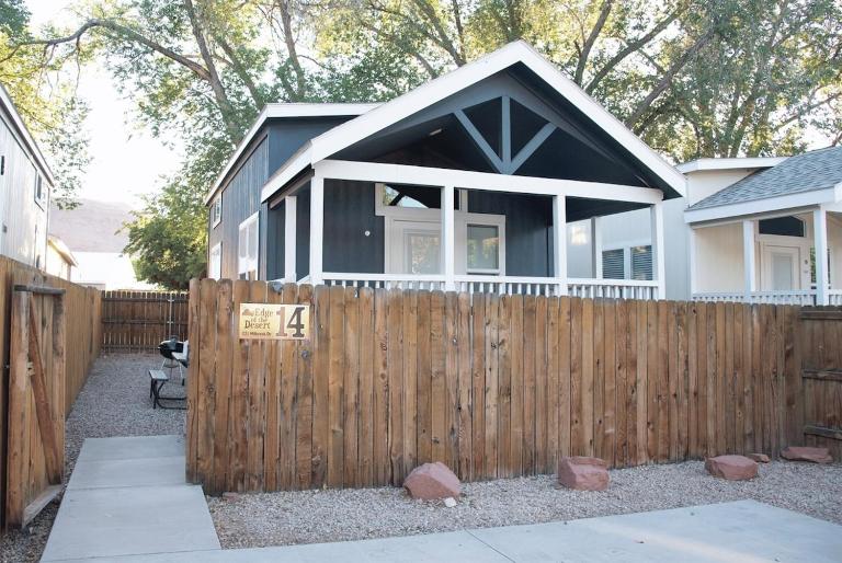 Portal Overlook Cabin #14 - Bed and Breakfast Moab