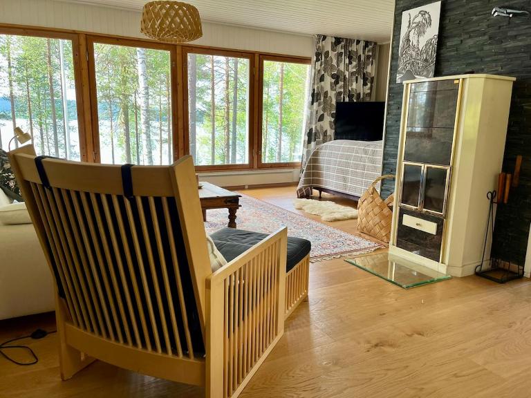 Lumossa Aurora Lakeside House - B&B Rovaniemi