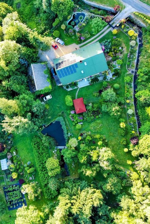 Przy Strumyku - Apartament w Górach Izerskich - B&B Kłopotnica