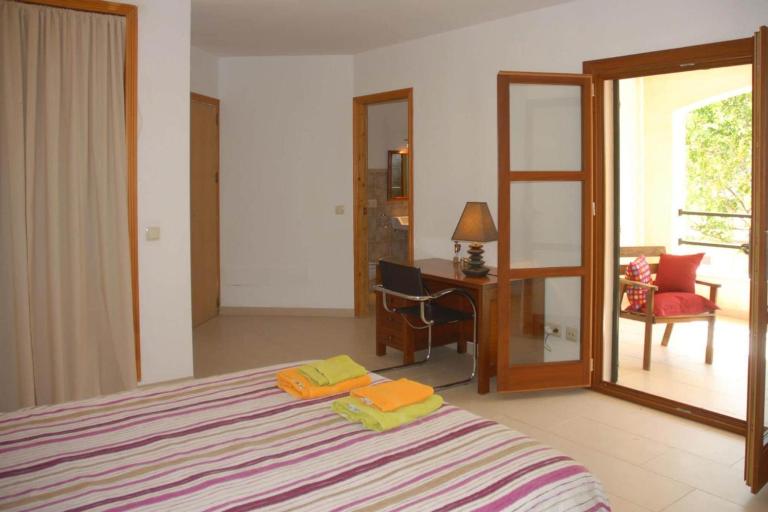 Typical Majorcan house in Illot - B&B S'illot