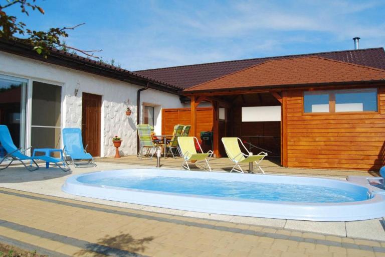 Terraced house with pool and sauna, Sieciemin - B&B Sieciemin